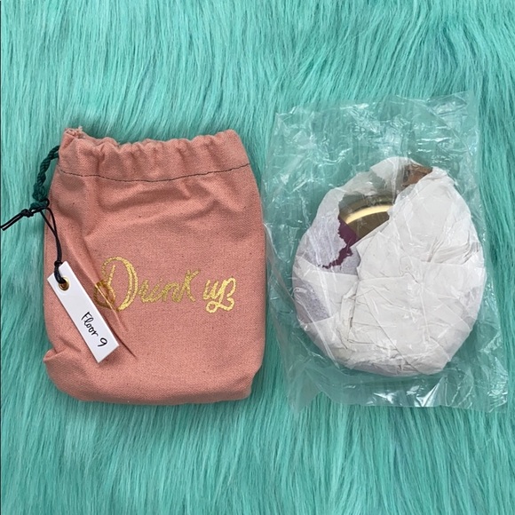 Floor 9 Drink Up Flask and Bag - Picture 5 of 12